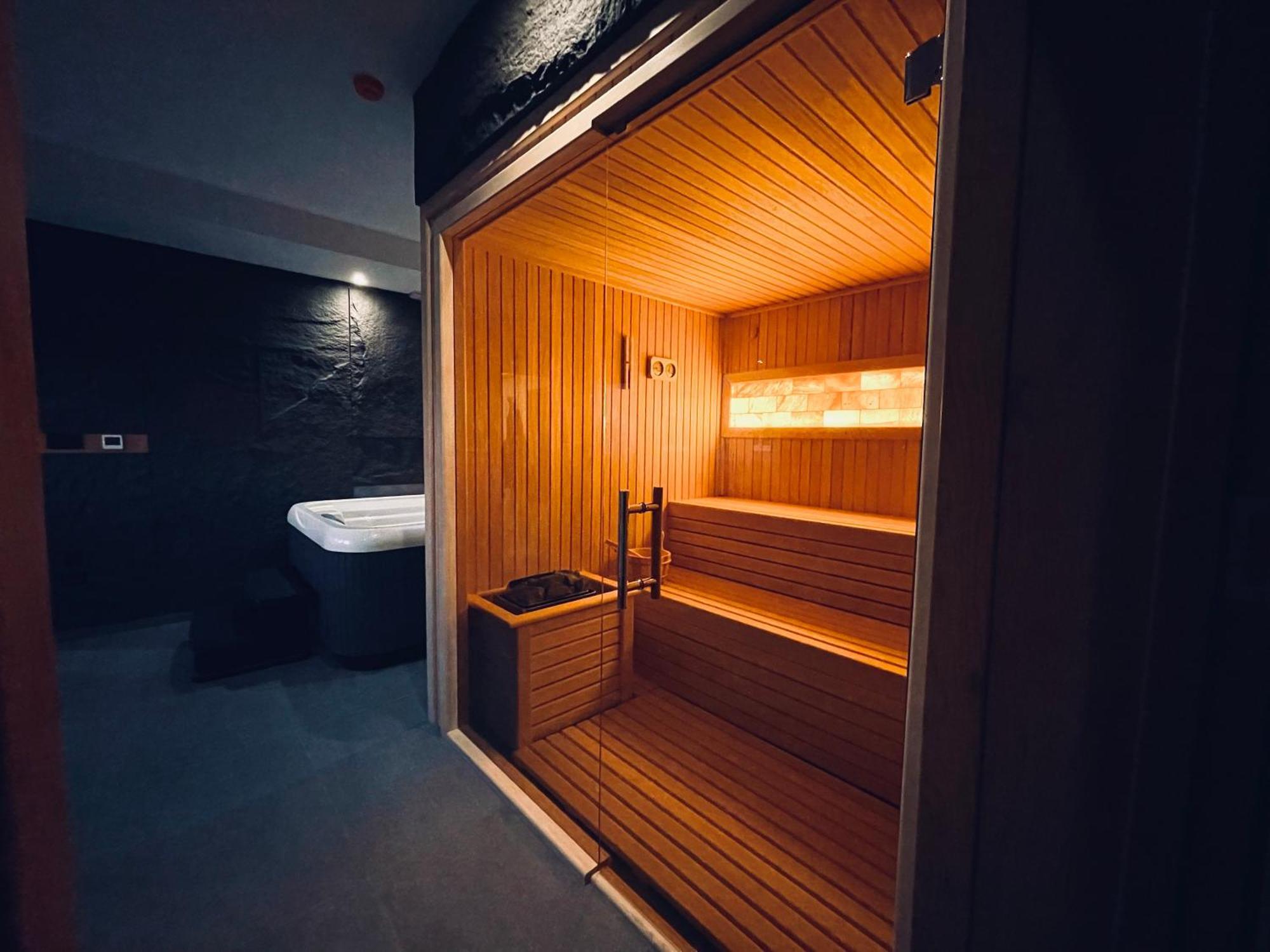 Mozaik & - Modern 4-star With Exclusive Private Wellness In The Center - Sauna, Jacuzzi, Turkish Bath - Free Parking, Wi-fi - & Apartment *