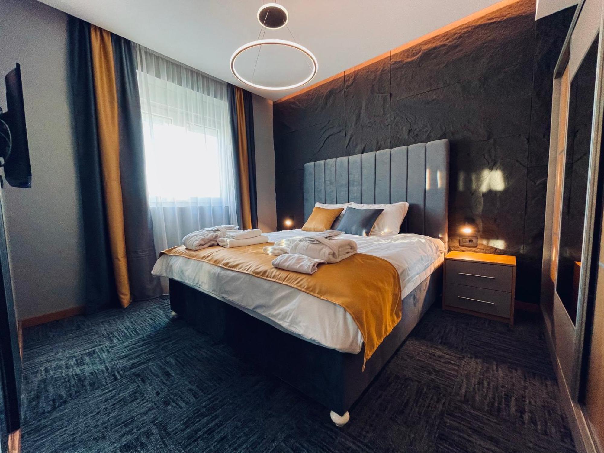 Mozaik & - Modern 4-star With Exclusive Private Wellness In The Center - Sauna, Jacuzzi, Turkish Bath - Free Parking, Wi-fi - & Apartment
