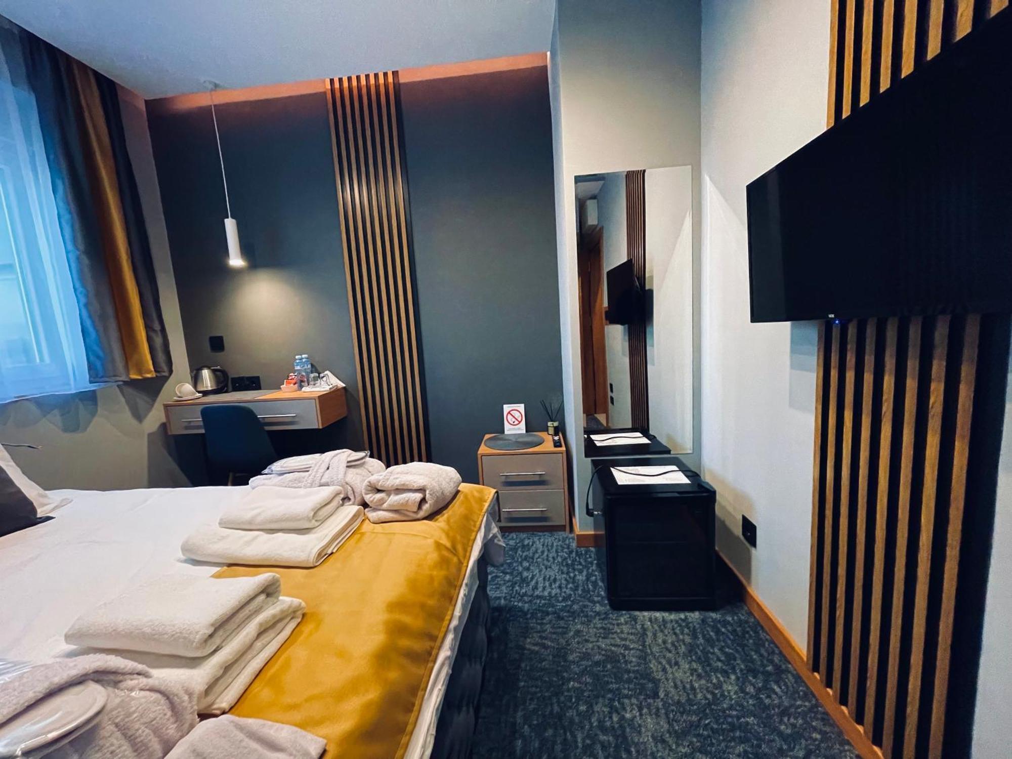 Mozaik & - Modern 4-star With Exclusive Private Wellness In The Center - Sauna, Jacuzzi, Turkish Bath - Free Parking, Wi-fi - & Cuprija