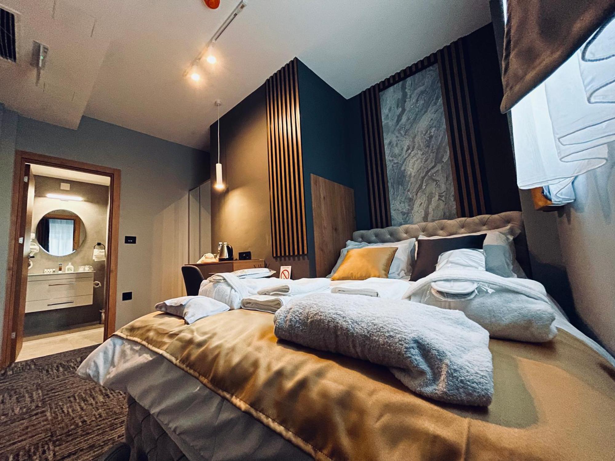Apartment Mozaik & - Modern 4-star With Exclusive Private Wellness In The Center - Sauna, Jacuzzi, Turkish Bath - Free Parking, Wi-fi - &